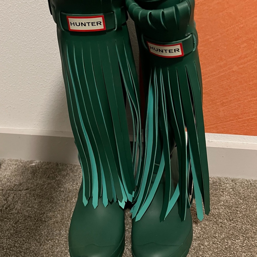Rare find! Tall Green Tasseled Hunter Boot - Picture 2 of 7